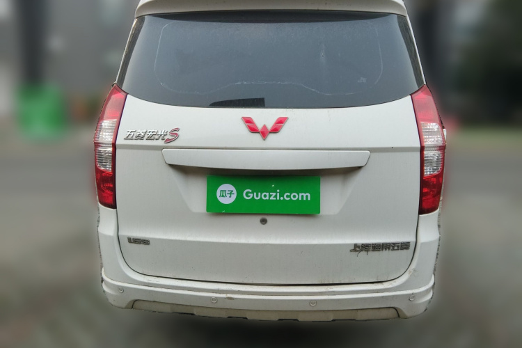 五菱汽车 五菱宏光 2016款 1.5L 改款S舒适型车身外观6