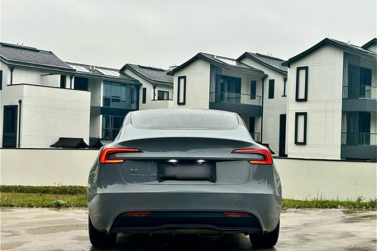 特斯拉 Model 3 2023款 后轮驱动版车身外观6005