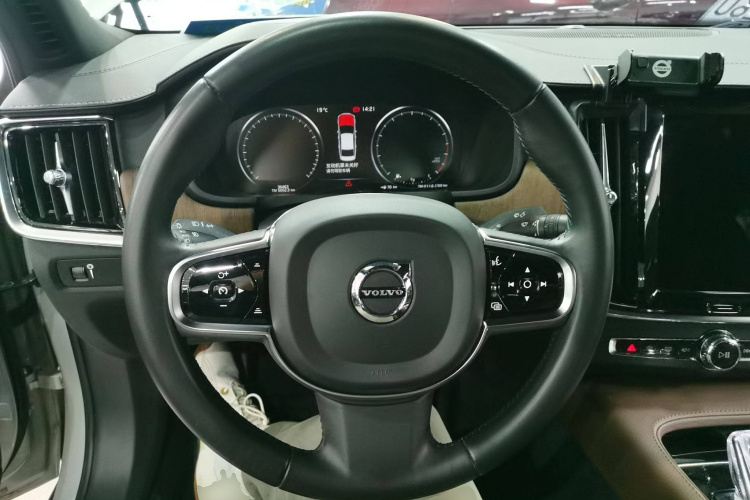 沃尔沃S90 2021款 B5 智远豪华版中控内饰13