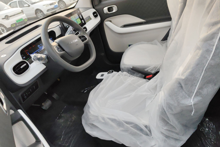 吉利银河 熊猫 2025款 210km 元气熊中控内饰19