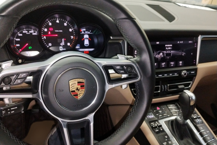 保时捷 2018款 Macan 2.0T中控内饰7002