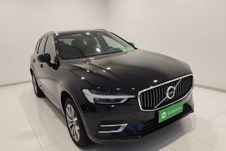 沃尔沃XC60 2021款 T5 四驱智逸豪华版车身外观3