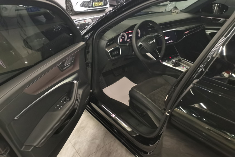 奥迪A6L 2021款 55 TFSI quattro 尊享动感型中控内饰7003