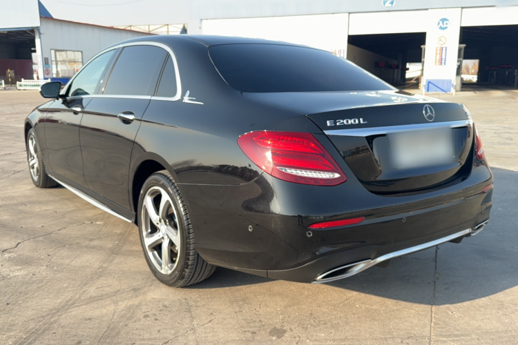 奔驰E级 2017款 E 200 L 运动型 4MATIC车身外观6006