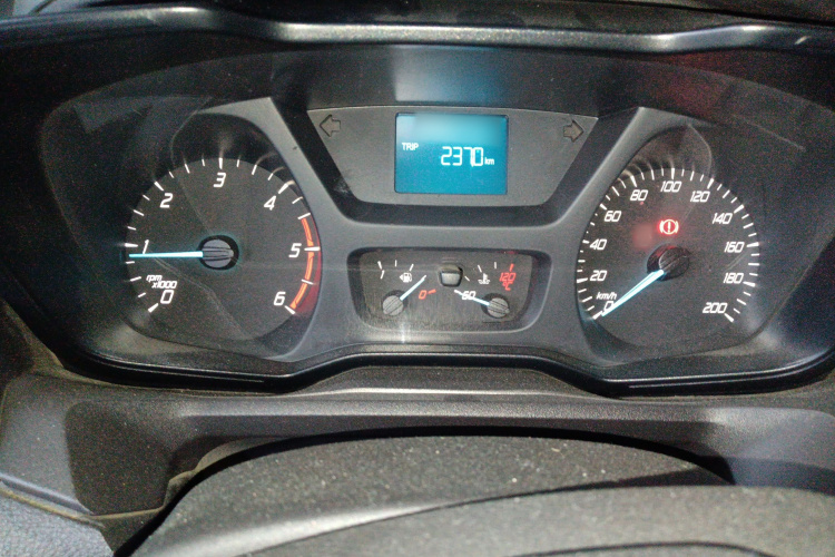 福特 全顺 2017款 2.0T柴油多功能商用车短轴低顶国V局部细节14