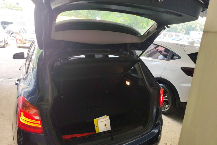 宝马2系旅行车 2016款 218i 领先型中控内饰23