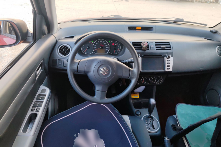 铃木 雨燕 2014款 1.5L 自动时尚型中控内饰13