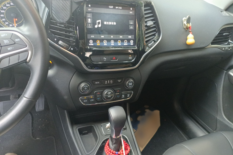 Jeep 自由光 2020款 2.0T 两驱领先版局部细节16