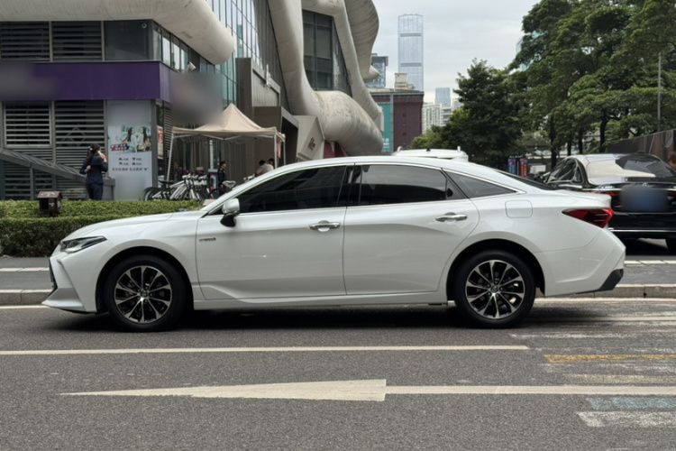 丰田 亚洲龙 2023款 双擎 2.5L 豪华版车身外观6007