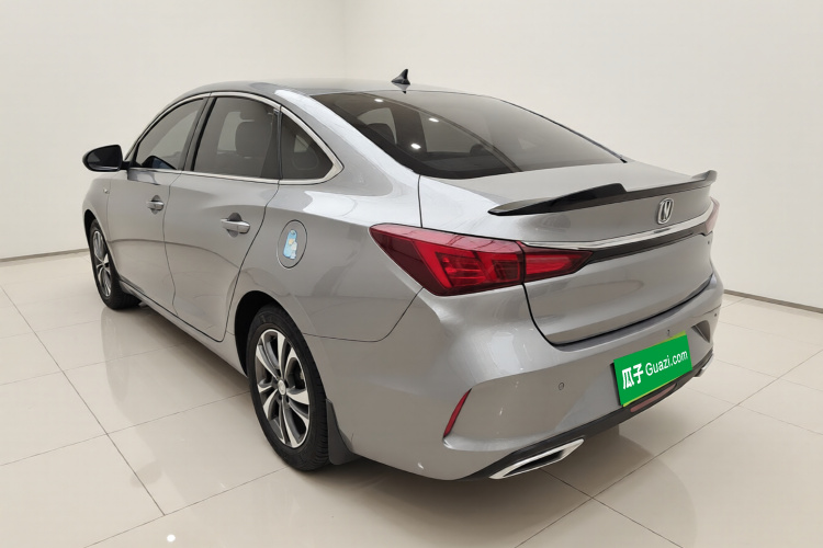 长安 逸动 2020款 PLUS 蓝鲸NE 1.4T GDI DCT尊贵型车身外观5