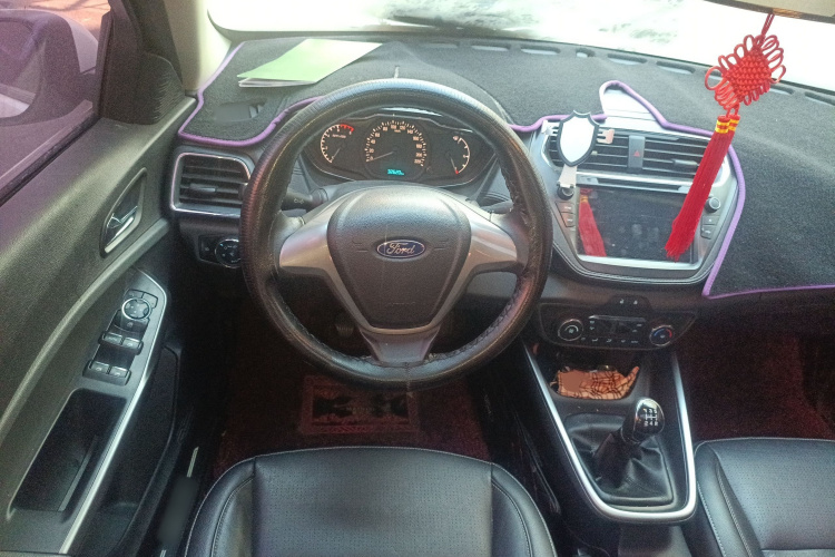福特 福睿斯 2015款 1.5L 手动时尚型局部细节13
