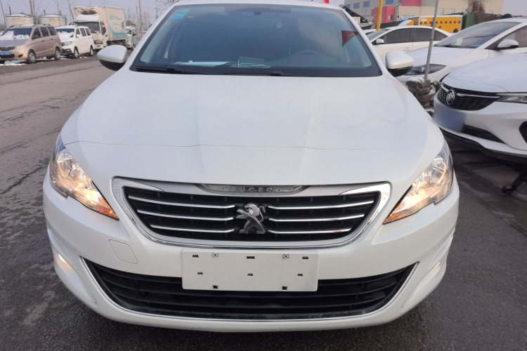 标致408 2015款 1.2T 自动豪华版车身外观2