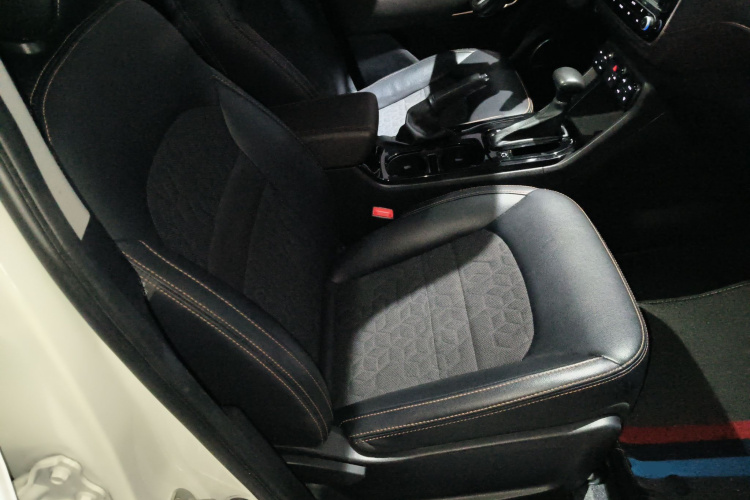 广汽传祺 传祺GS3 2020款 235T 自动舒享版局部细节41