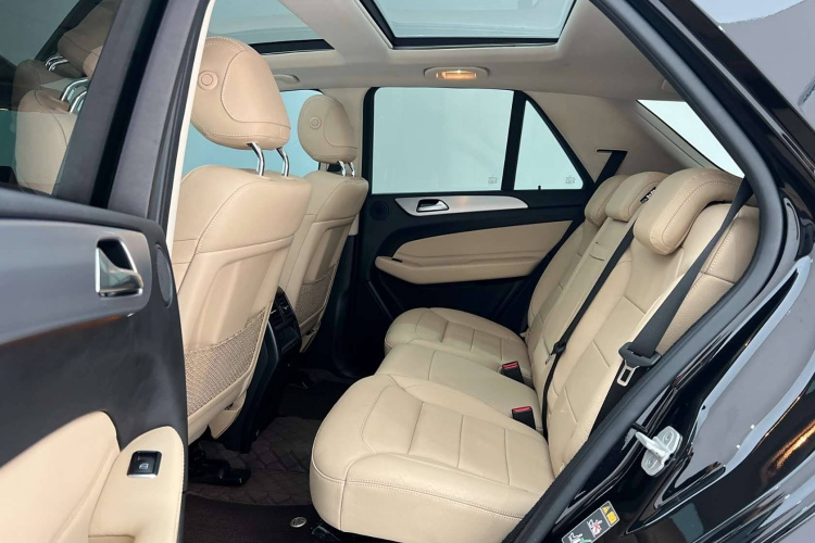 奔驰GLE AMG 2017款 AMG GLE 43 4MATIC中控内饰7006