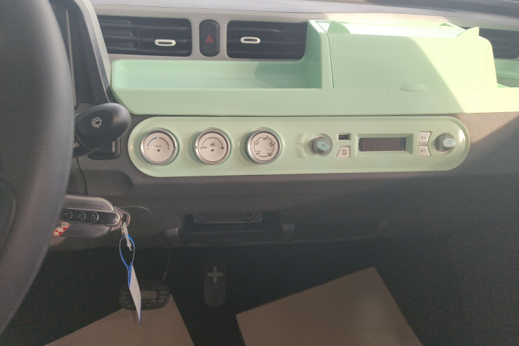 五菱汽车 宏光MINIEV 2022款 马卡龙时尚款 三元锂局部细节16