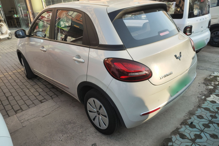 五菱汽车 五菱缤果 2023款 203km 轻享款车身外观4