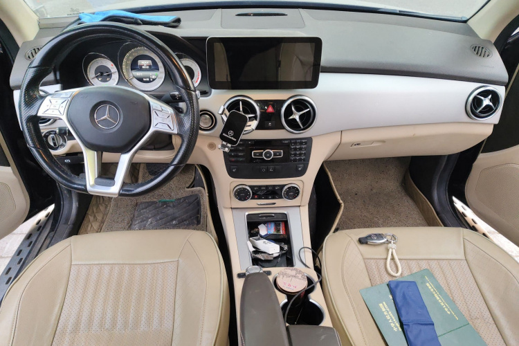 奔驰GLK级 2015款 GLK 300 4MATIC 时尚型 极致版中控内饰12