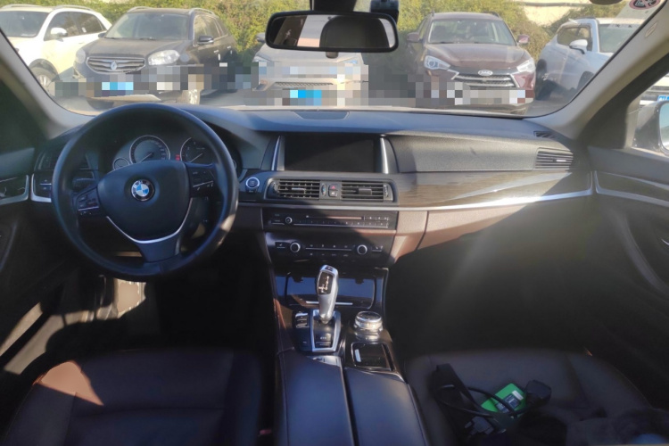 宝马5系 2014款 525Li 领先型中控内饰12