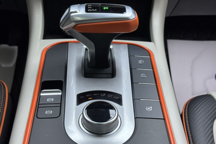 长城 炮 2022款 2.0T黑弹特别版GW4C20B中控内饰7010