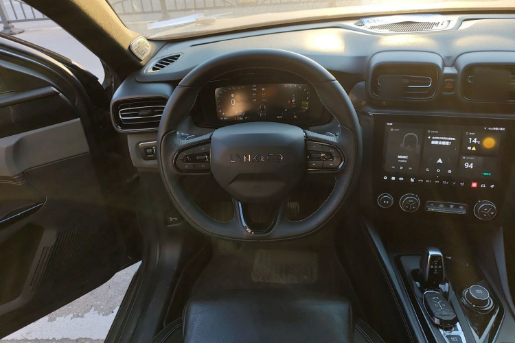 领克03 2022款 2.0TD DCT劲Pro中控内饰13