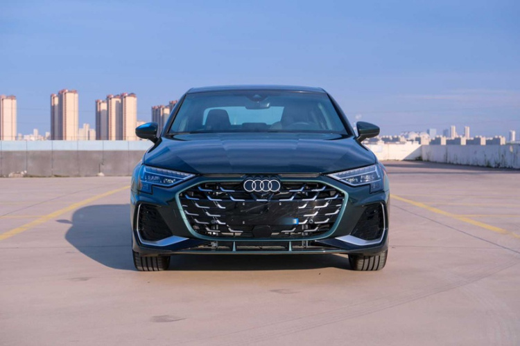 奥迪A3 2025款 A3L Limousine 35TFSI 飞驰尊享型车身外观6001