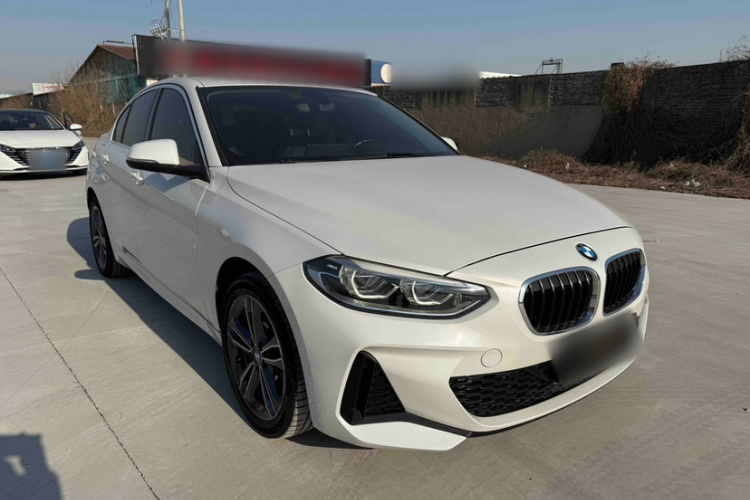 宝马1系 2022款 120i M运动版车身外观6002