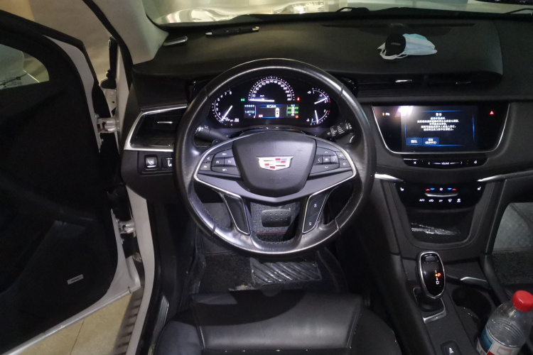 凯迪拉克XT5 2017款 周年庆版 25T 豪华型中控内饰13