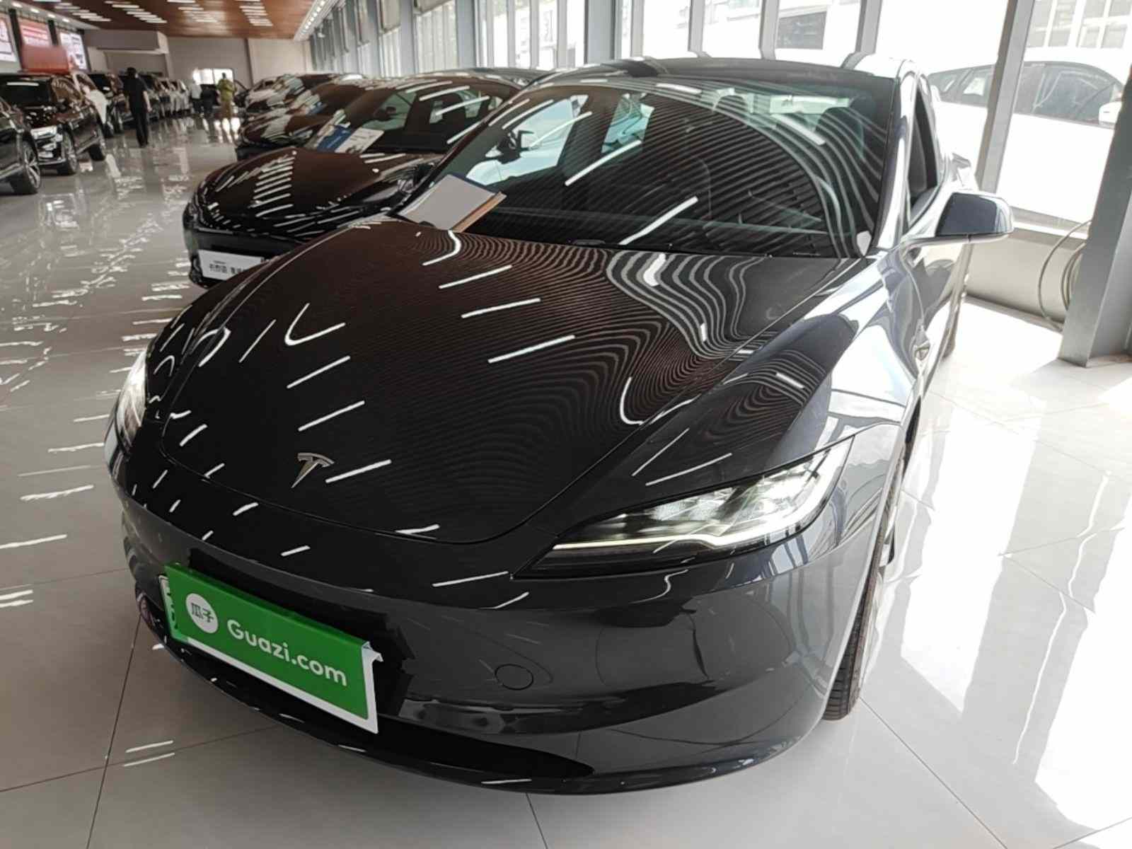 特斯拉 Model 3 2025款 后轮驱动版(2)