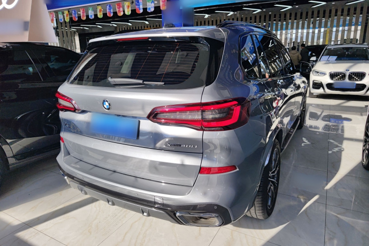 宝马X5 2022款 xDrive 30Li 尊享型M运动套装车身外观7