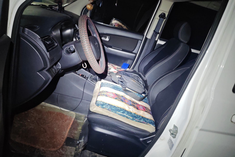 长安凯程 2019款 1.5L欧诺S经济型5座JL473QG中控内饰19