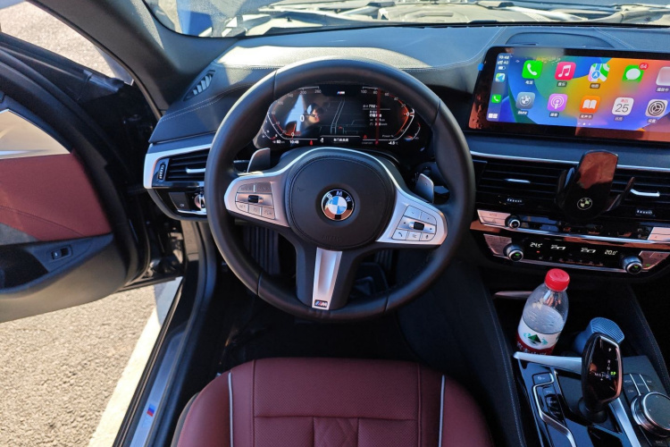 宝马5系 2023款 530Li 领先型 M运动套装中控内饰13