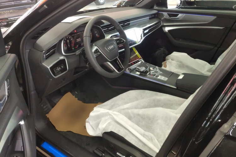 奥迪A6L 2025款 改款 45 TFSI 臻选动感型中控内饰20