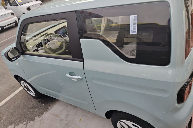 吉利银河 熊猫 2025款 210km 元气熊车身外观4