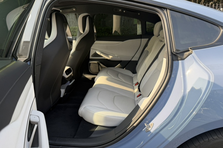 小米汽车 小米SU7 2024款 后驱超长续航高阶智驾Pro版中控内饰7006