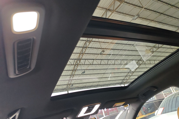 理想汽车 理想ONE 2021款 增程6座版中控内饰22