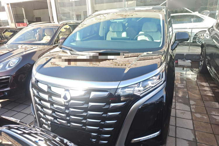 腾势D9 2024款 DM-i 980 四驱尊贵型车身外观2