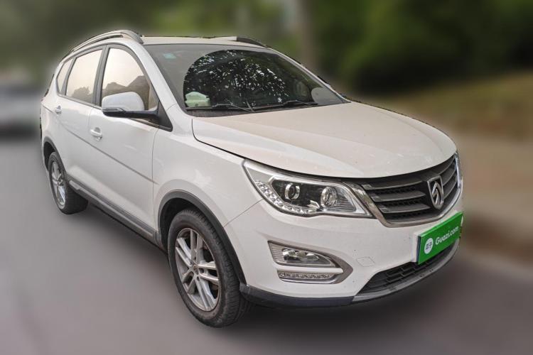 宝骏560 2016款 1.5T 手动舒适型车身外观6002