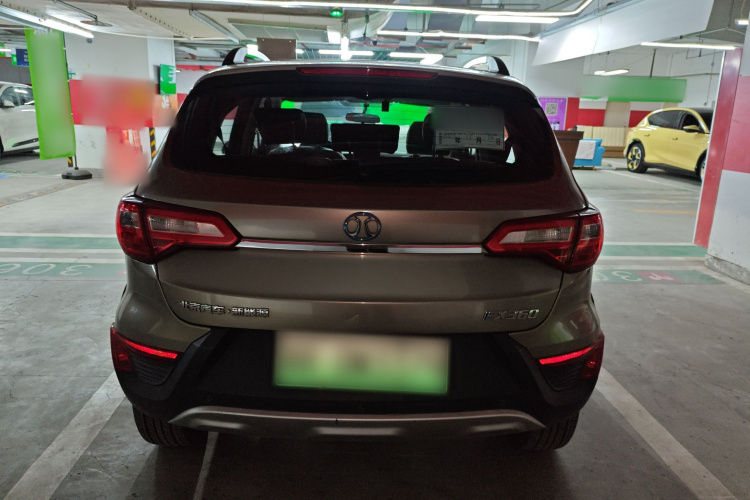 北汽新能源EX 2018款 EX360 新尚版车身外观6