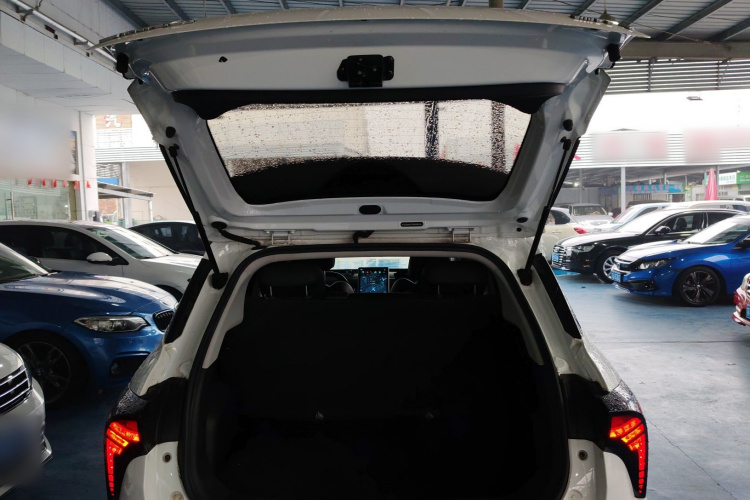 哪吒汽车 哪吒V 2022款 长续航行业定制版机舱底盘23