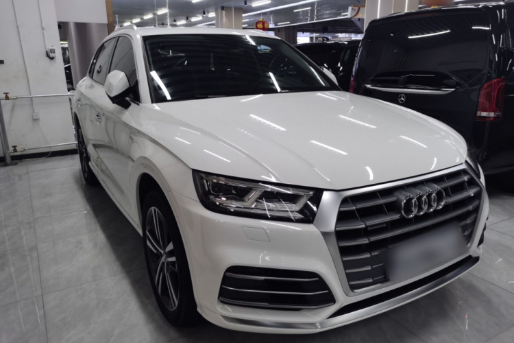 奥迪Q5L 2020款 40 TFSI 荣享时尚型车身外观3