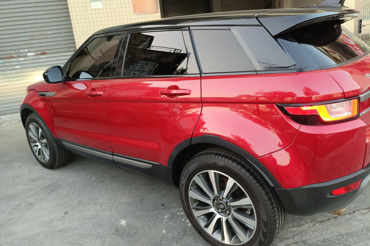 路虎 揽胜极光 2017款 2.0T 英伦锋尚版车身外观4