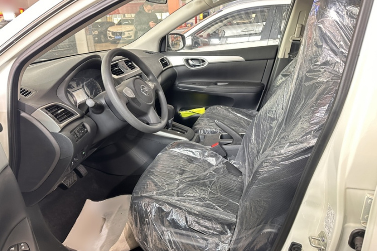 日产 轩逸 2024款 经典 1.6XE CVT舒适版中控内饰7003