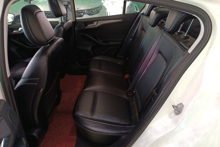 福特 福克斯 2021款 三厢 EcoBoost 180 自动锋潮型中控内饰21