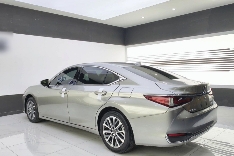 雷克萨斯ES 2021款 200 卓越版车身外观6006