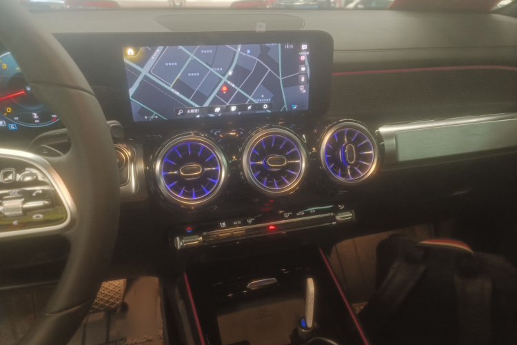奔驰GLB 2023款 GLB 220 动感型局部细节16
