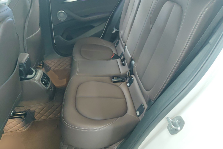 宝马X2 2023款 sDrive25i M越野套装中控内饰21