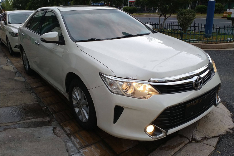 丰田 凯美瑞 2016款 2.0E 十周年纪念精英版车身外观6002