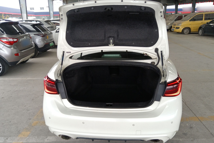 英菲尼迪Q50L 2018款 2.0T 舒适版 国VI局部细节23