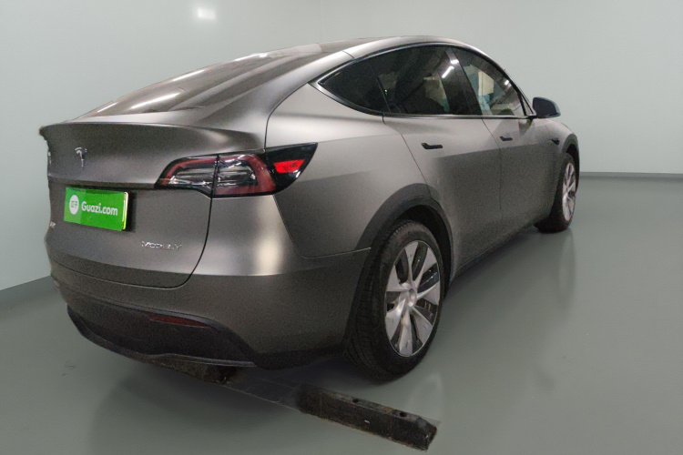 特斯拉 Model Y 2022款 后轮驱动版车身外观7