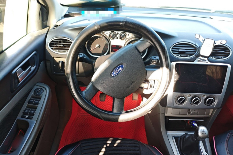 福特 福克斯 2013款 两厢经典 1.8L 手动基本型中控内饰13